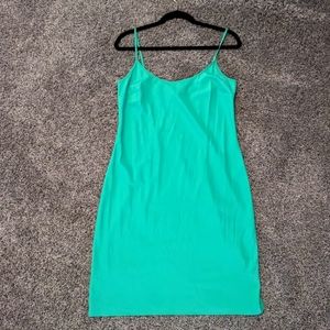 Size 6 green loose fitting dress